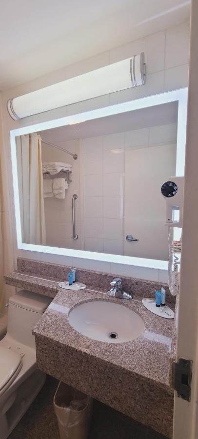 East New York Inn ภายนอก รูปภาพ